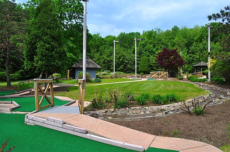 Expansive and Unique Mini Golf Courses